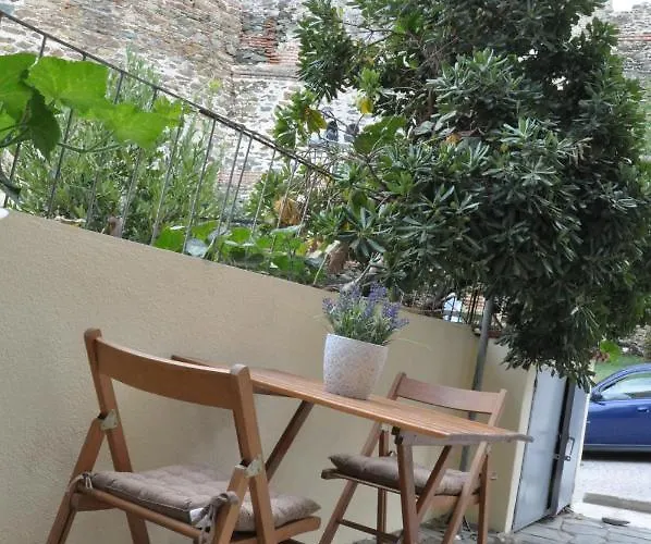 Frida's House In Old Town Thessaloniki