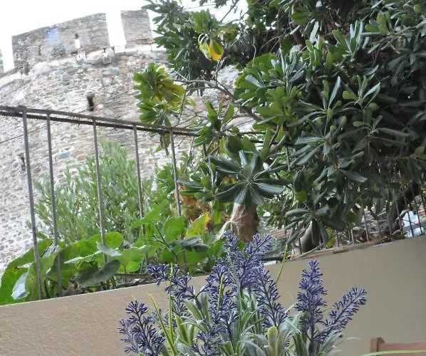 Frida's House In Old Town Thessaloniki